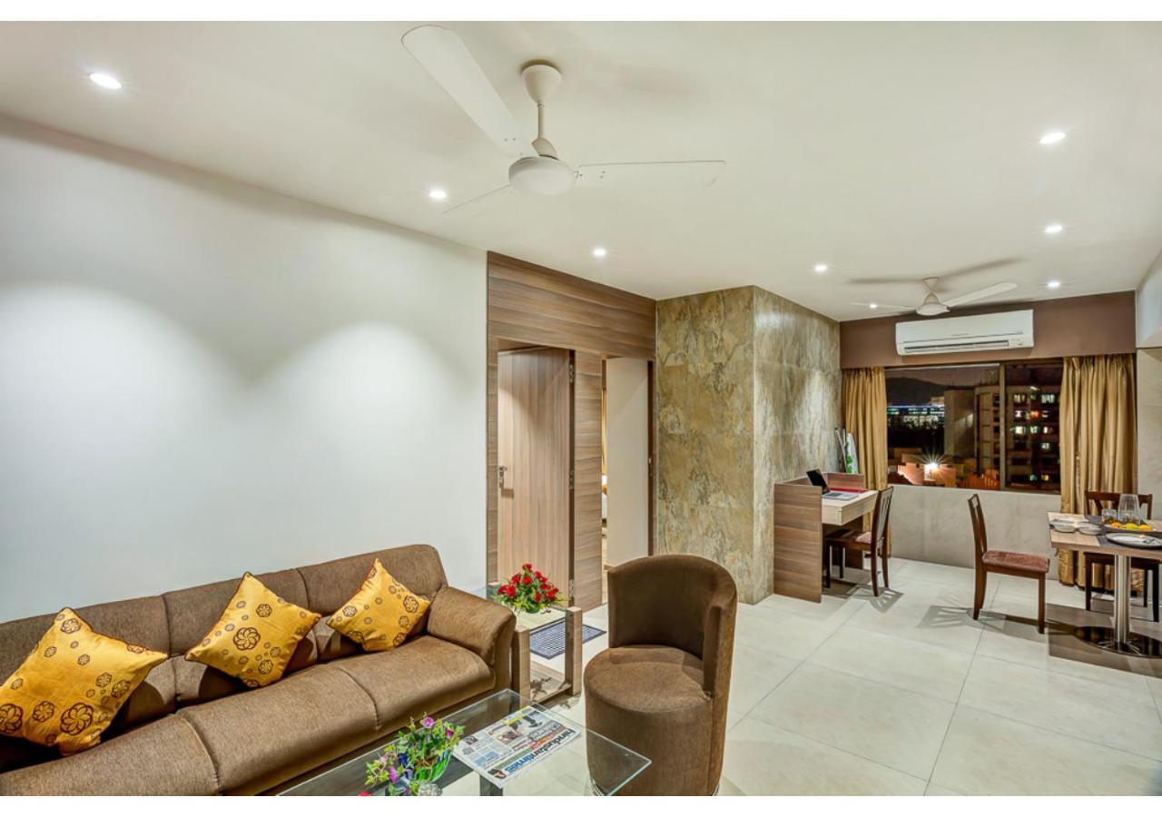מומביי Ashok Deluxe Apartments, Marol Andheri East מראה חיצוני תמונה