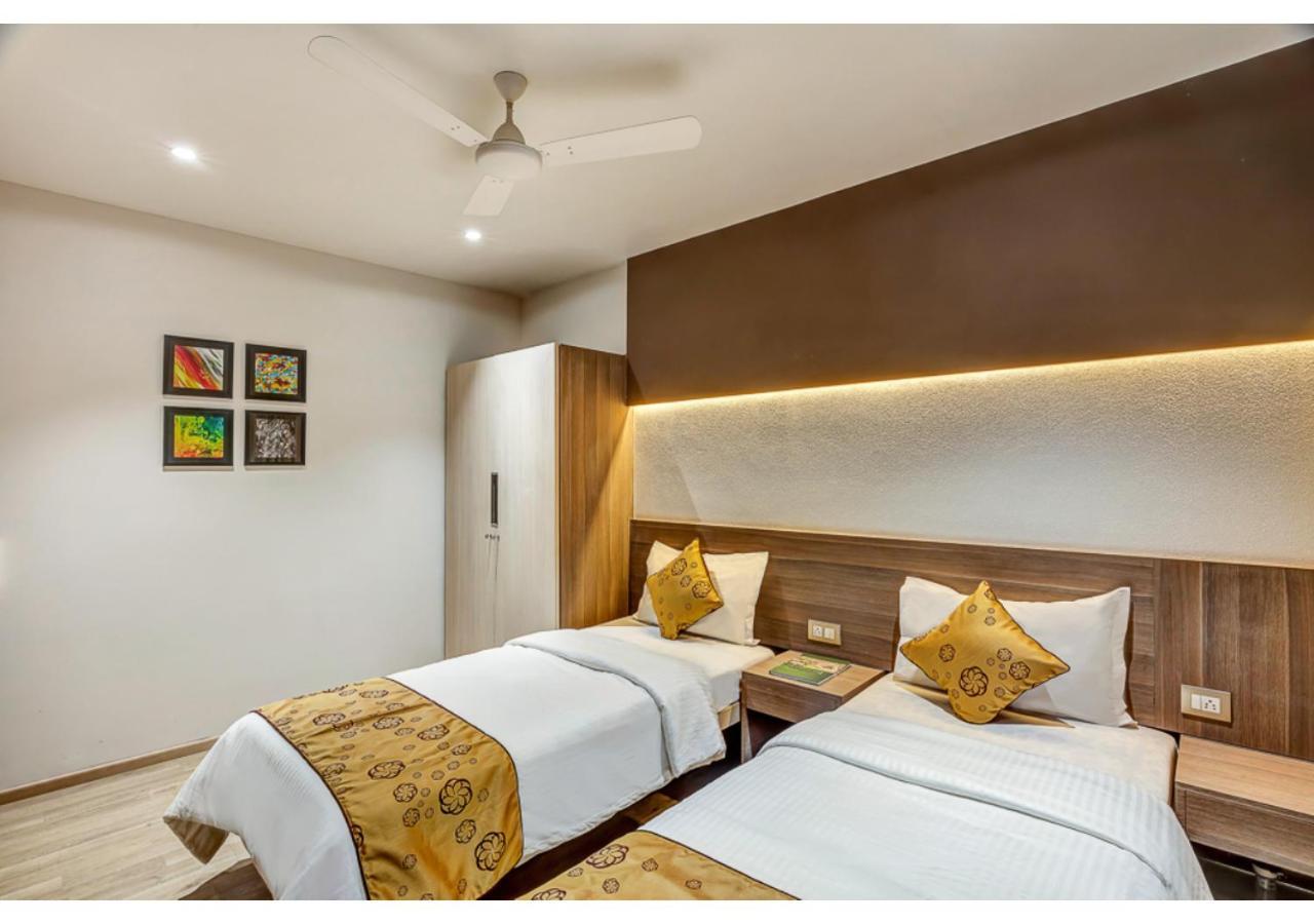מומביי Ashok Deluxe Apartments, Marol Andheri East מראה חיצוני תמונה