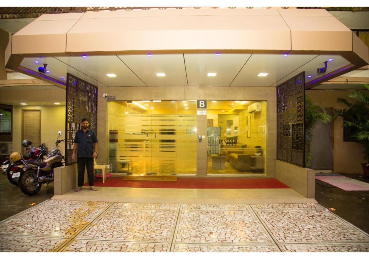 מומביי Ashok Deluxe Apartments, Marol Andheri East מראה חיצוני תמונה