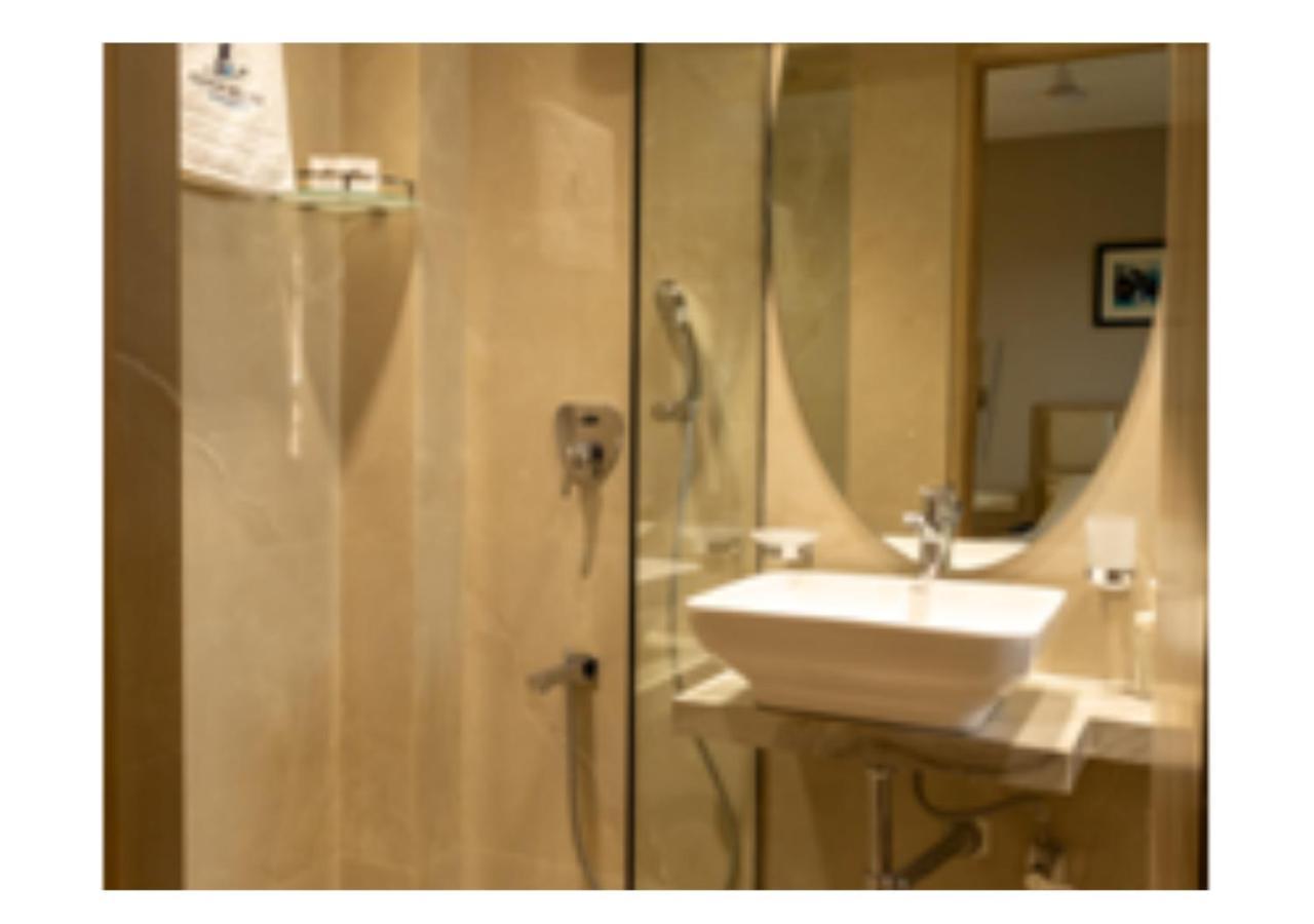 מומביי Ashok Deluxe Apartments, Marol Andheri East מראה חיצוני תמונה