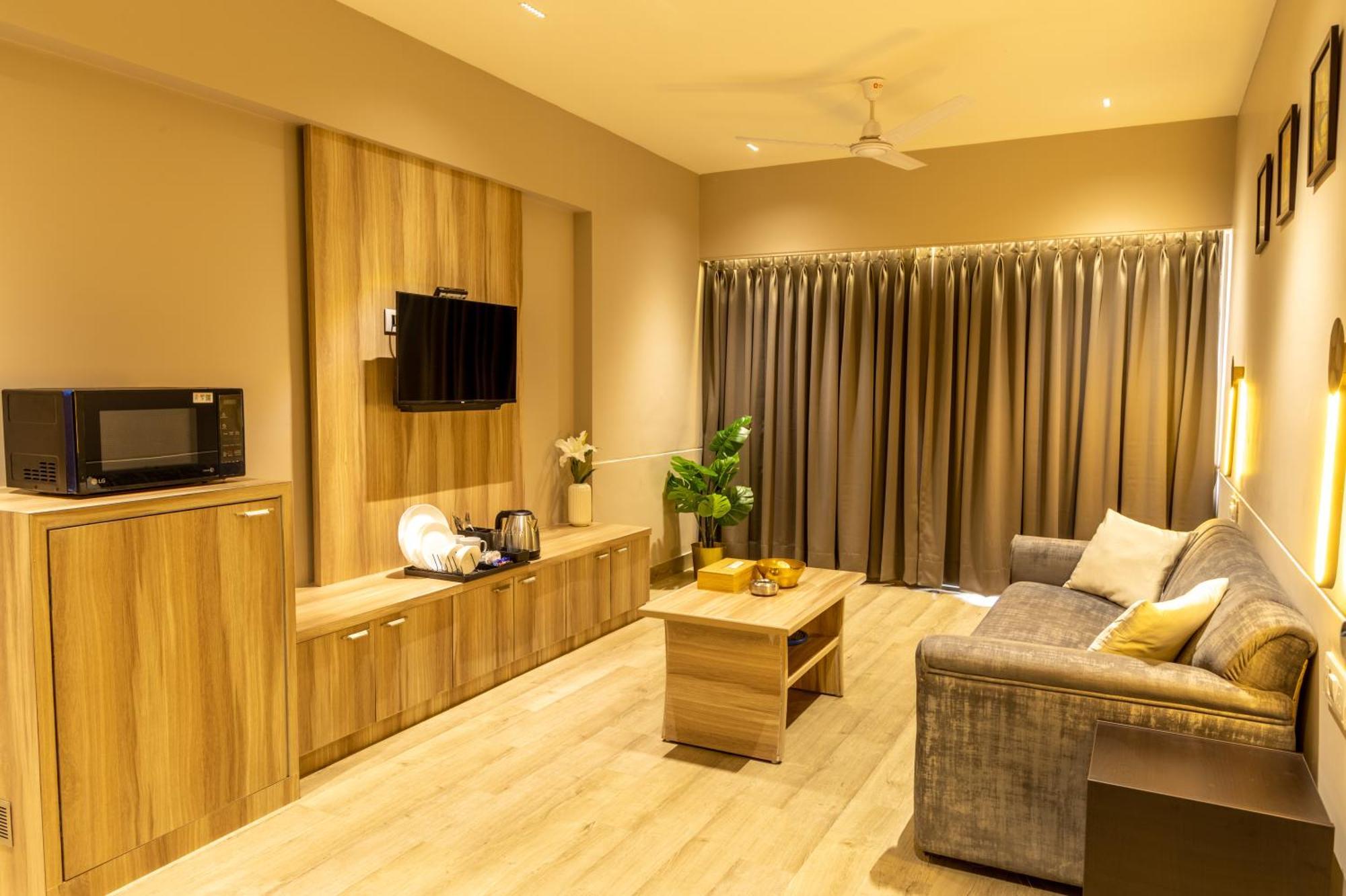 מומביי Ashok Deluxe Apartments, Marol Andheri East מראה חיצוני תמונה