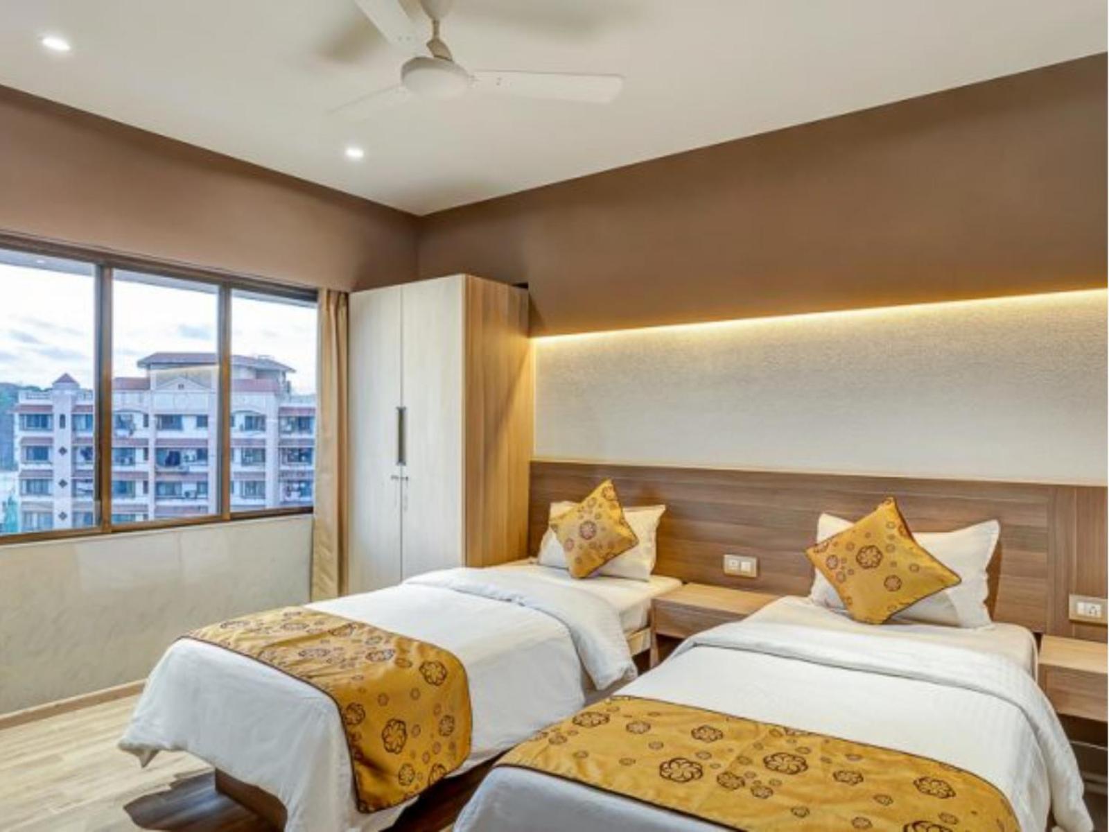 מומביי Ashok Deluxe Apartments, Marol Andheri East מראה חיצוני תמונה